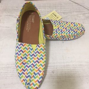 NWT Toms canvas classic size 7.5